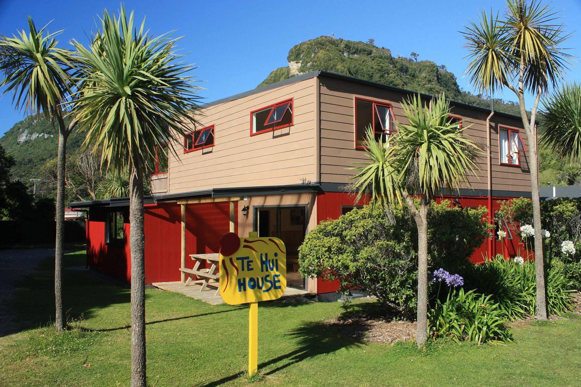 Te Hui House Hostel Punakaiki Exterior photo